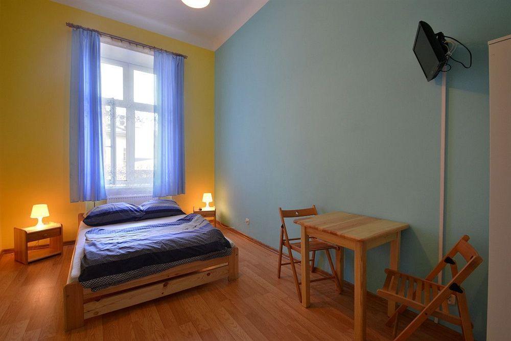 Ferienwohnung Old Town Luxe Retreat - King Bed - Steps To Main Square Krakau Exterior foto