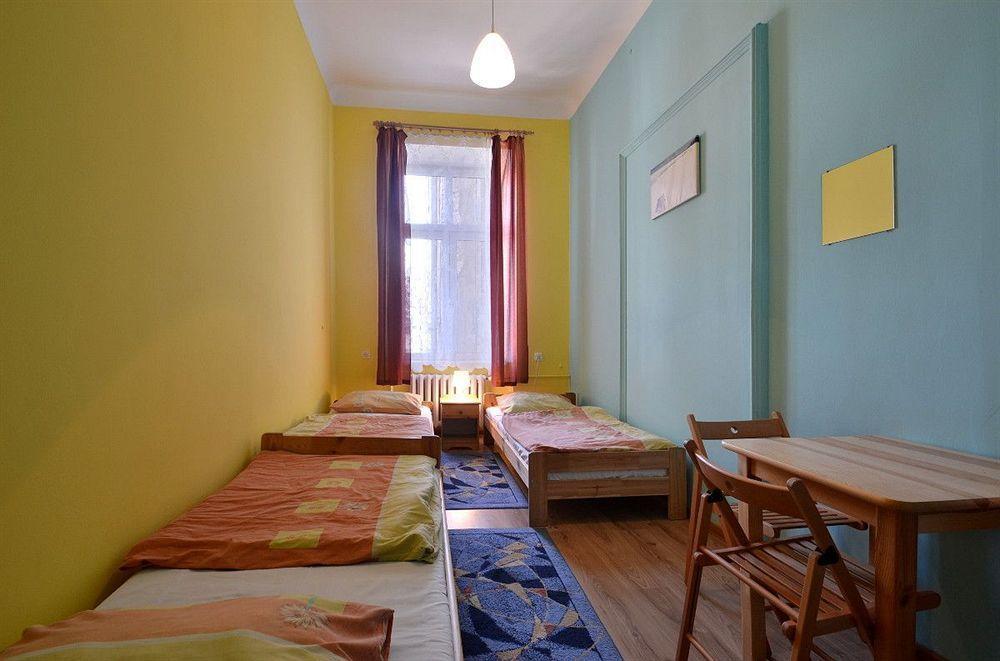 Ferienwohnung Old Town Luxe Retreat - King Bed - Steps To Main Square Krakau Exterior foto