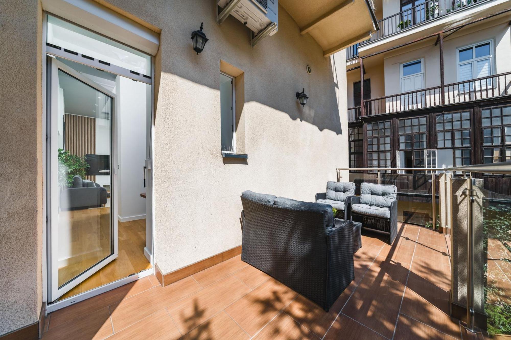 Ferienwohnung Old Town Luxe Retreat - King Bed - Steps To Main Square Krakau Exterior foto