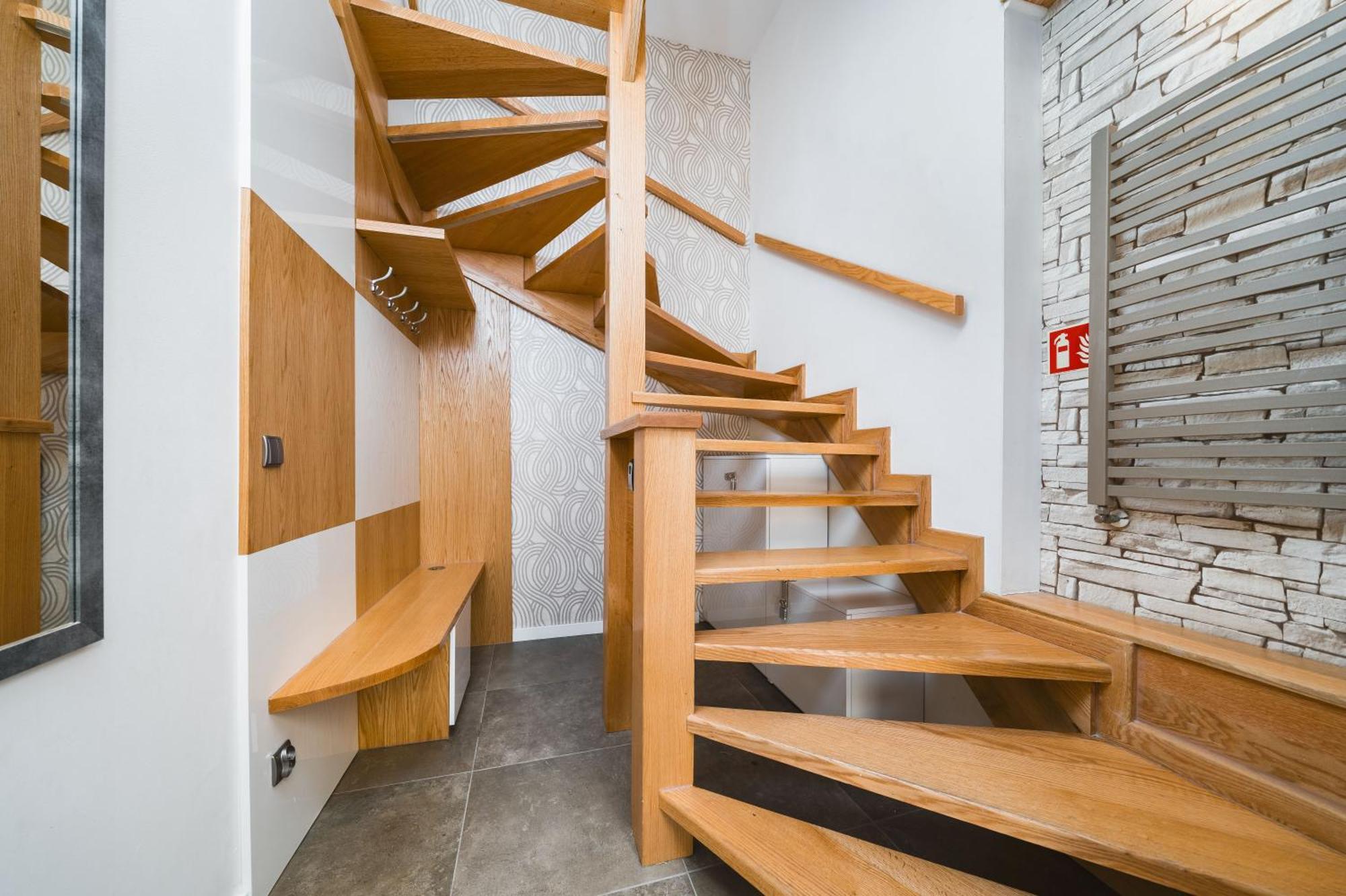 Ferienwohnung Old Town Luxe Retreat - King Bed - Steps To Main Square Krakau Exterior foto