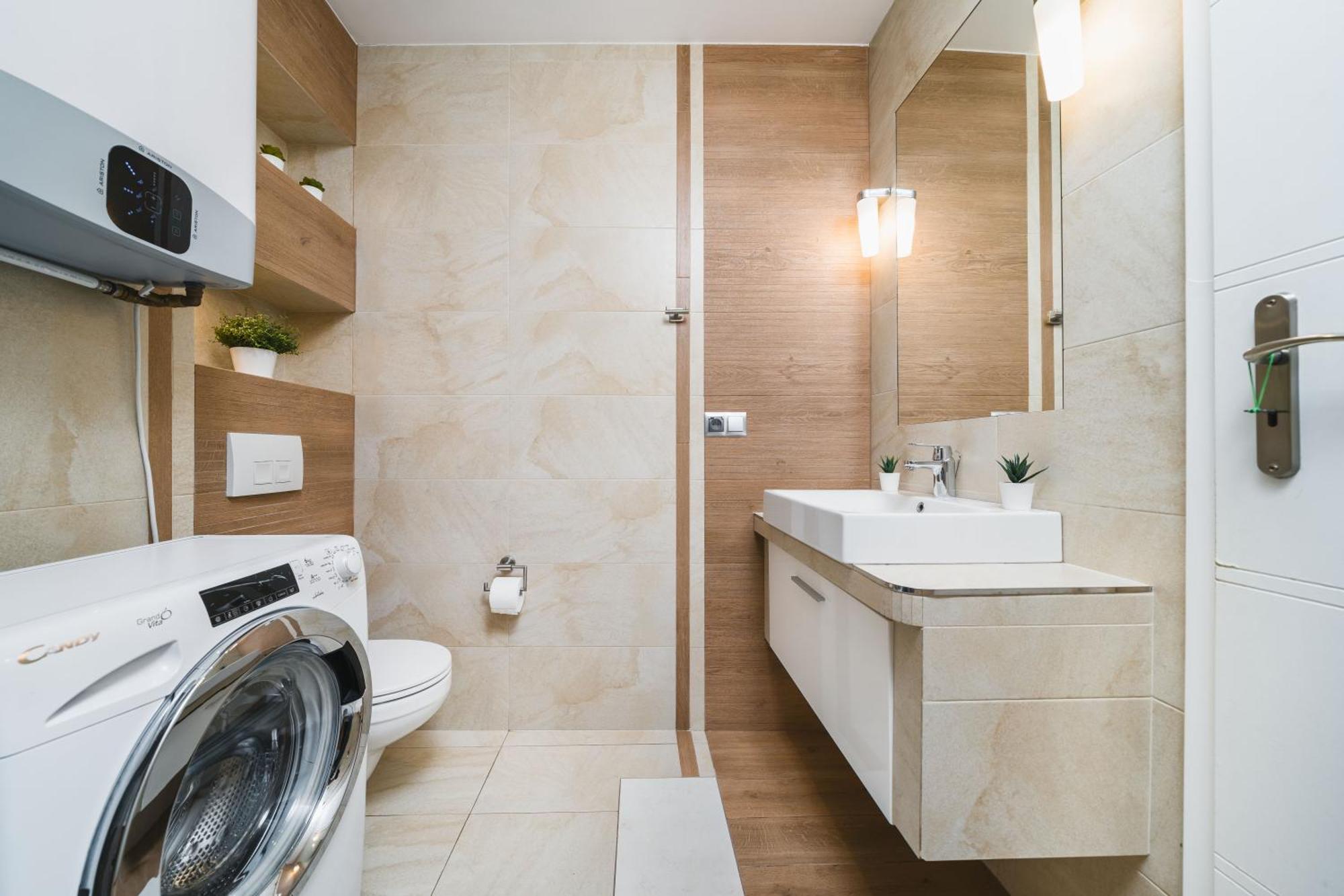 Ferienwohnung Old Town Luxe Retreat - King Bed - Steps To Main Square Krakau Exterior foto