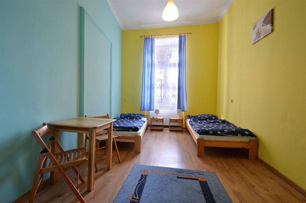 Ferienwohnung Old Town Luxe Retreat - King Bed - Steps To Main Square Krakau Exterior foto