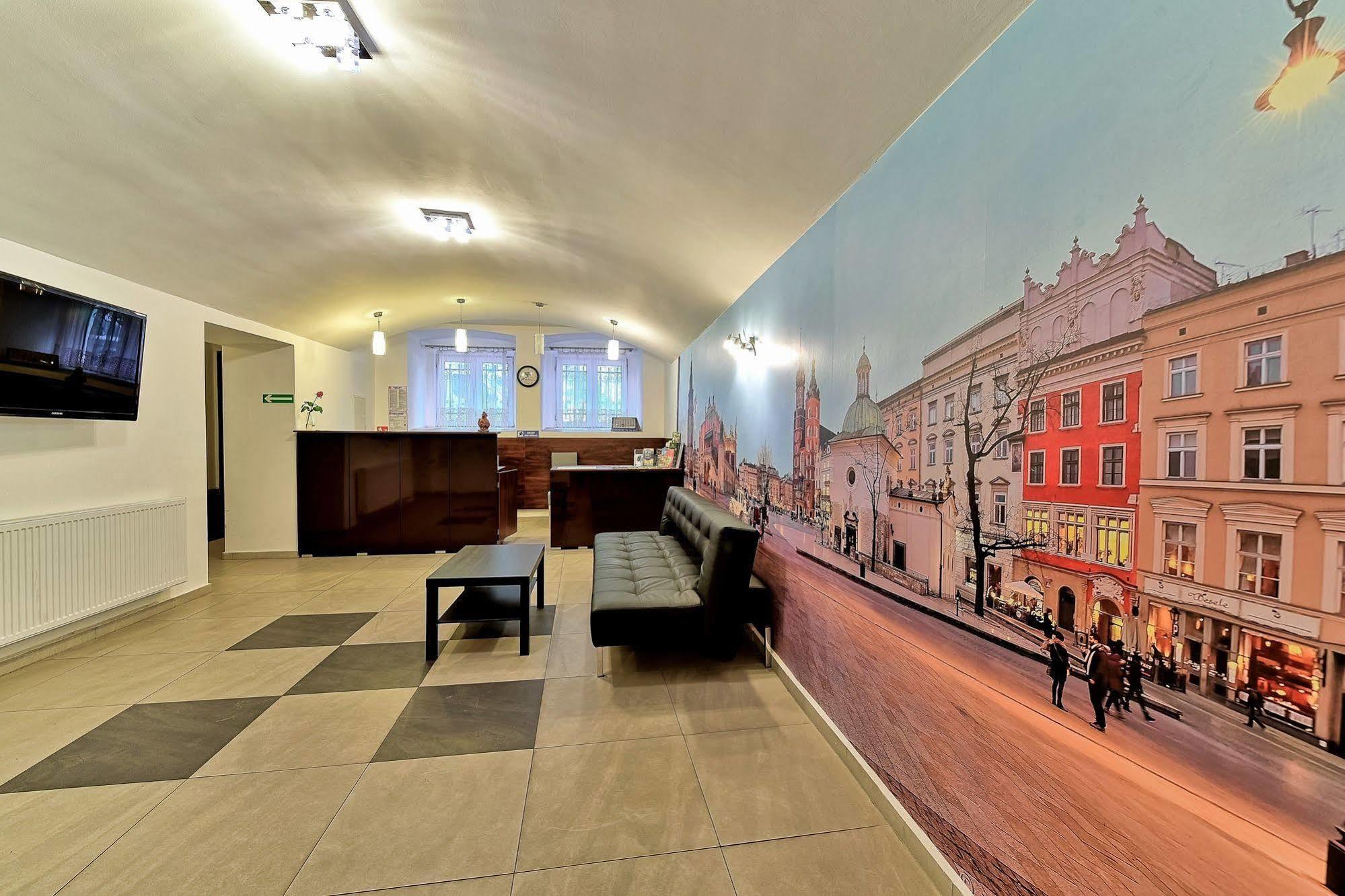 Ferienwohnung Old Town Luxe Retreat - King Bed - Steps To Main Square Krakau Exterior foto
