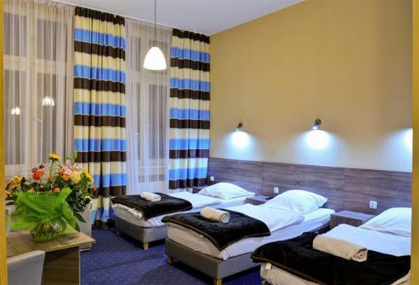 Ferienwohnung Old Town Luxe Retreat - King Bed - Steps To Main Square Krakau Exterior foto